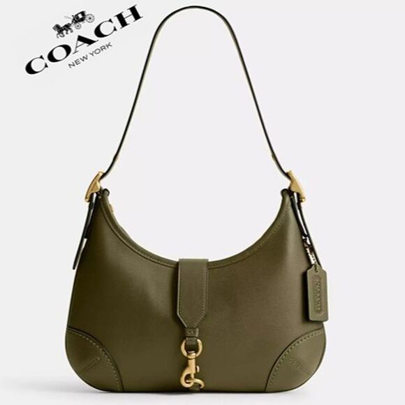 Coach Handbags - ❤️ Coach Hamptons Hobo Bag